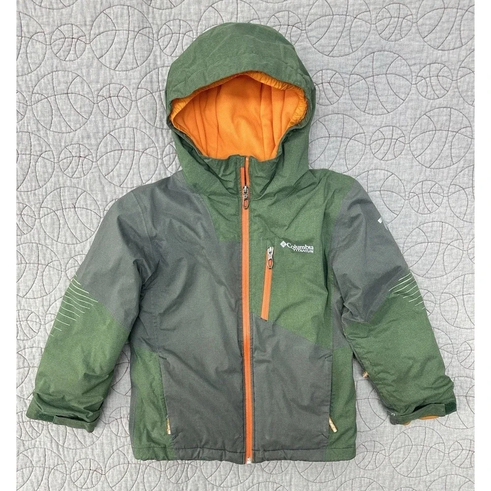 Columbia Titanium Omni Tech Kids Winter‎ Ski Coat / Boys Small 8